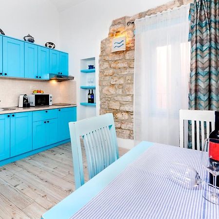 Apartments & Rooms La Casa Barbaro โรวีน ภายนอก รูปภาพ