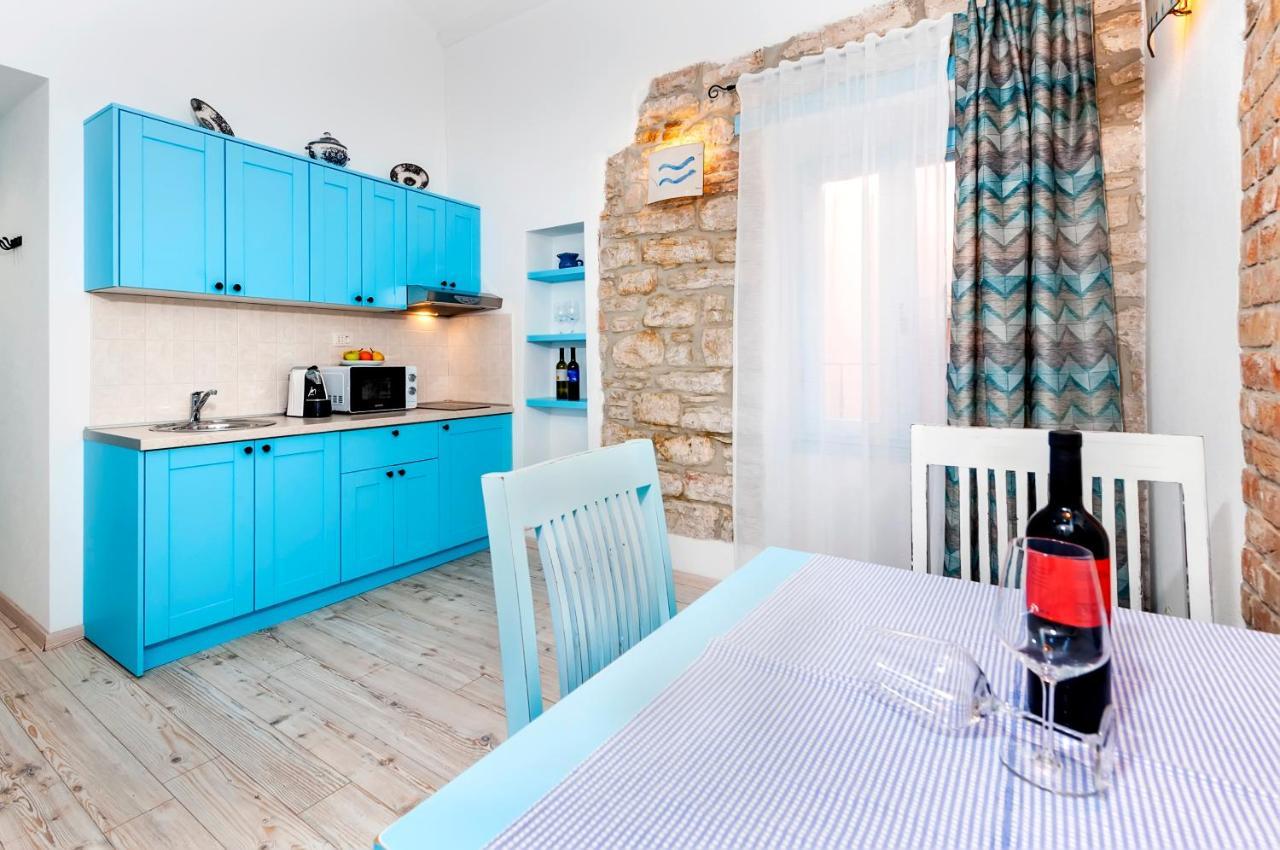 Apartments & Rooms La Casa Barbaro โรวีน ภายนอก รูปภาพ
