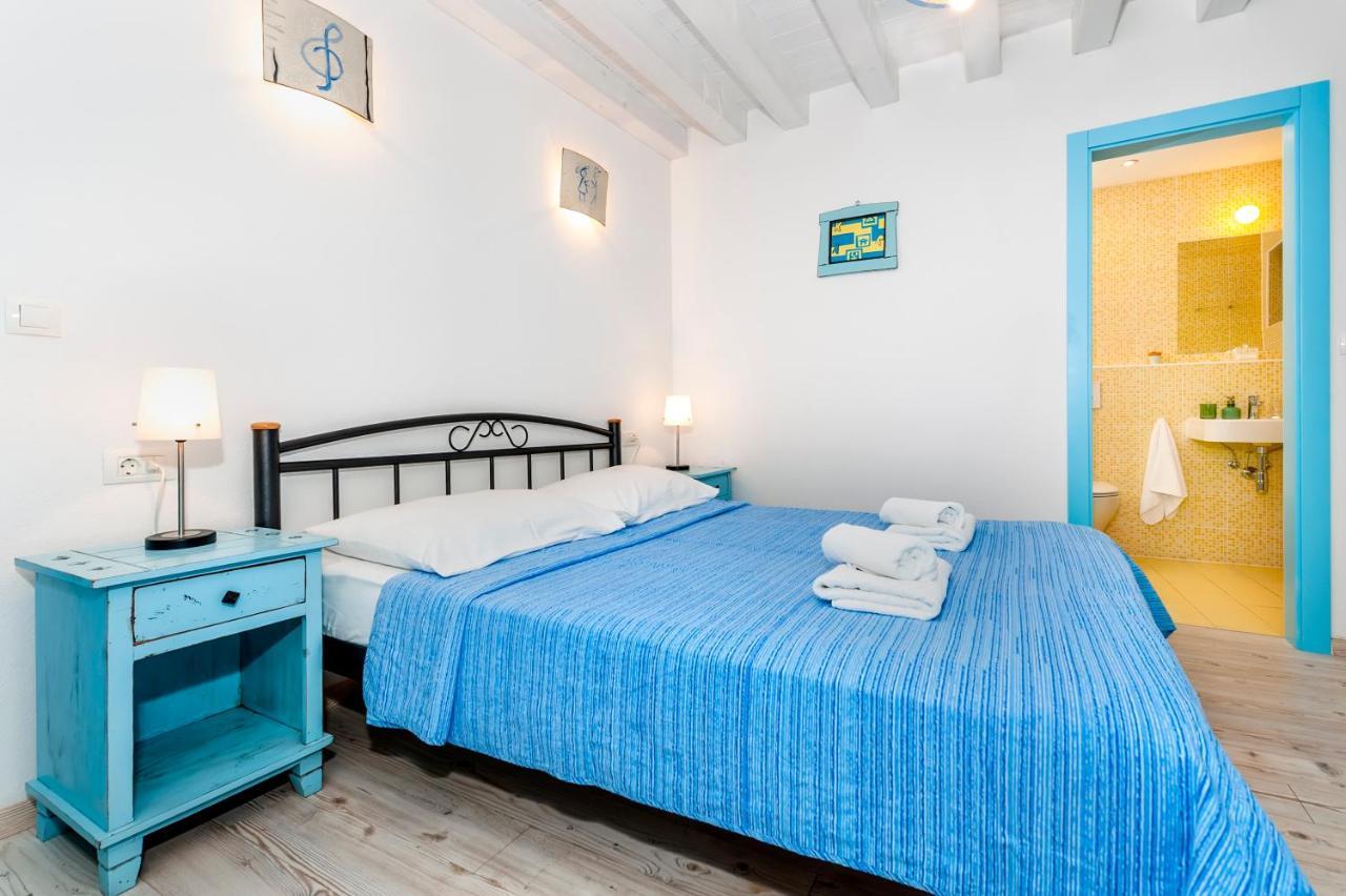 Apartments & Rooms La Casa Barbaro โรวีน ภายนอก รูปภาพ