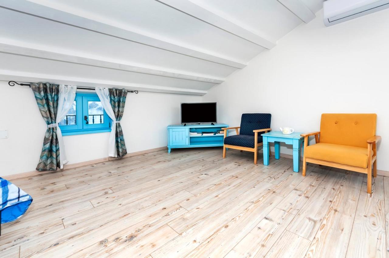 Apartments & Rooms La Casa Barbaro โรวีน ภายนอก รูปภาพ
