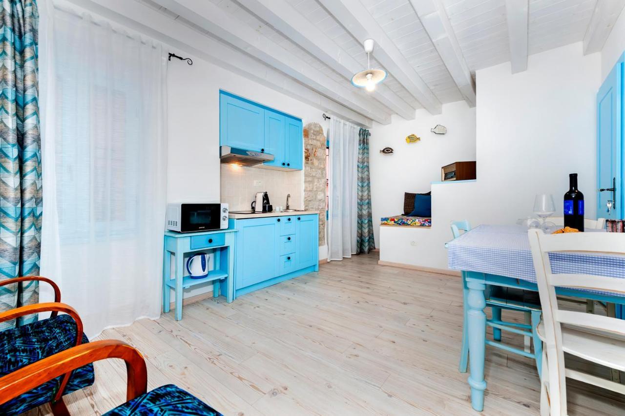Apartments & Rooms La Casa Barbaro โรวีน ภายนอก รูปภาพ