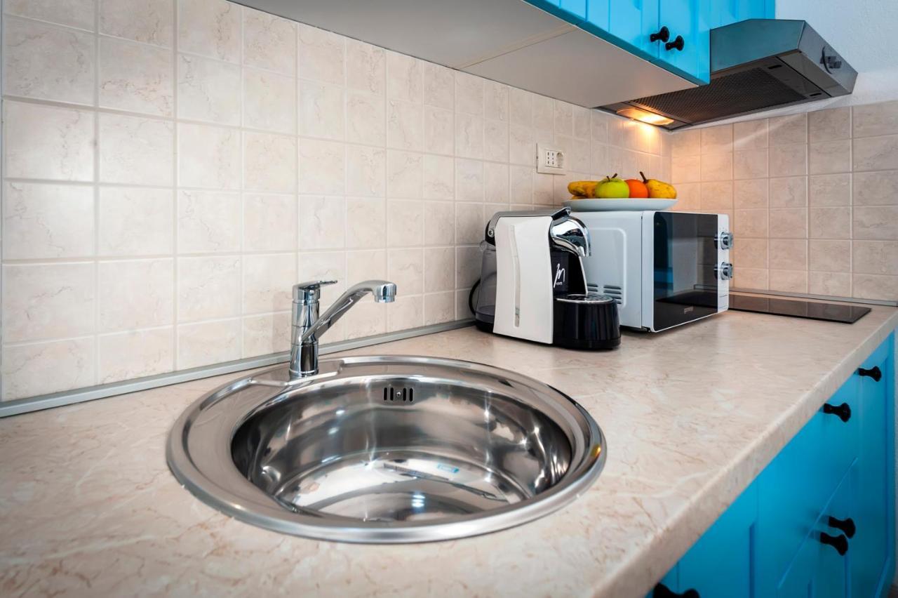 Apartments & Rooms La Casa Barbaro โรวีน ภายนอก รูปภาพ