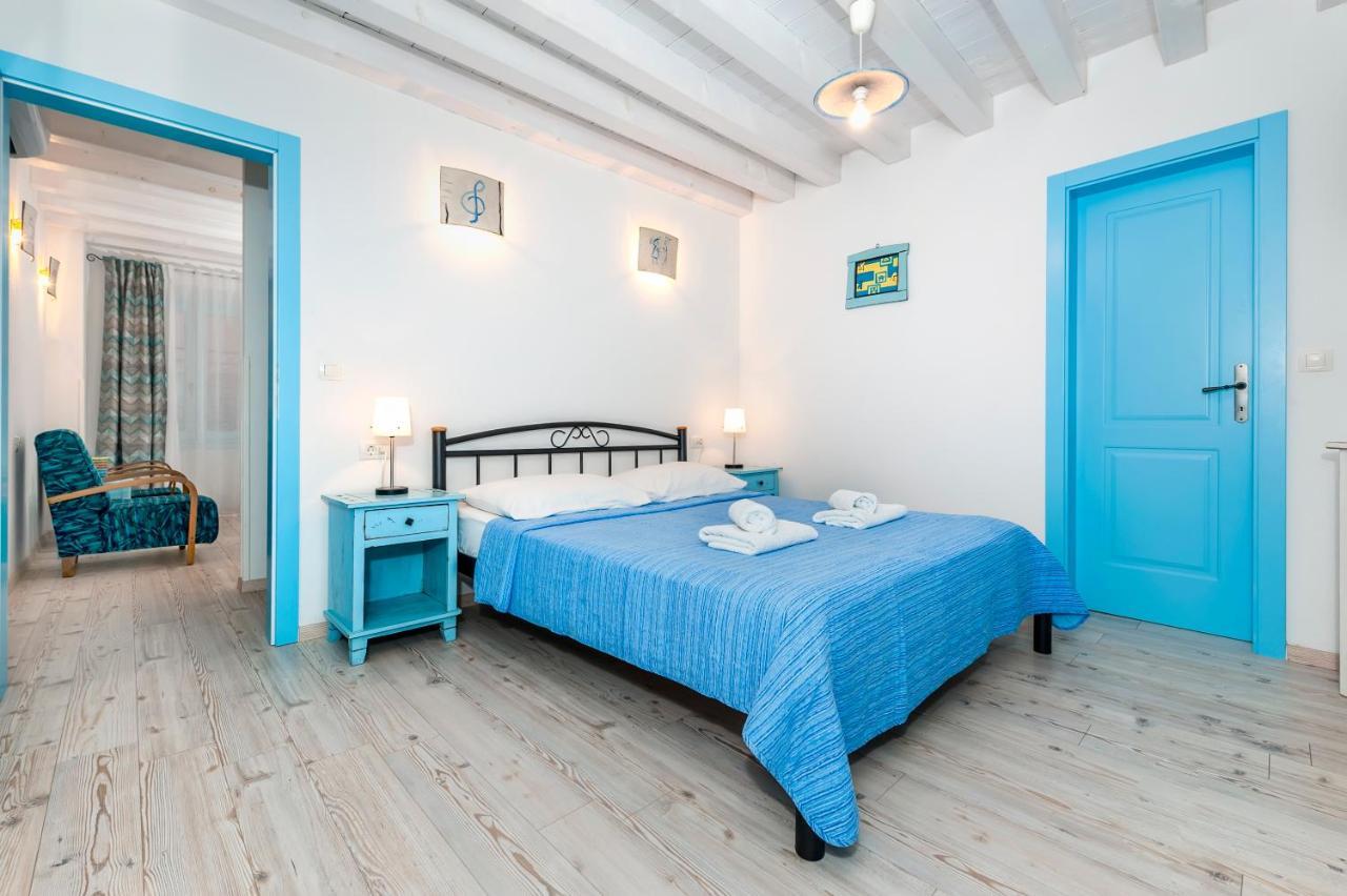 Apartments & Rooms La Casa Barbaro โรวีน ภายนอก รูปภาพ