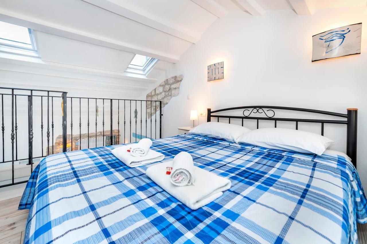 Apartments & Rooms La Casa Barbaro โรวีน ภายนอก รูปภาพ