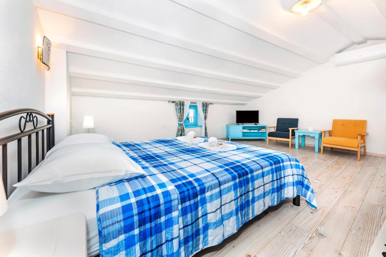 Apartments & Rooms La Casa Barbaro โรวีน ภายนอก รูปภาพ