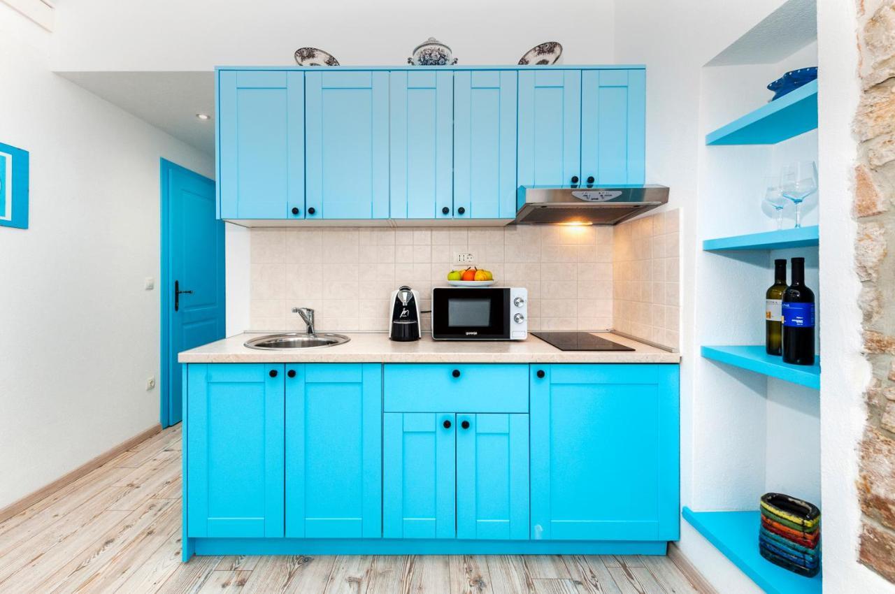 Apartments & Rooms La Casa Barbaro โรวีน ภายนอก รูปภาพ