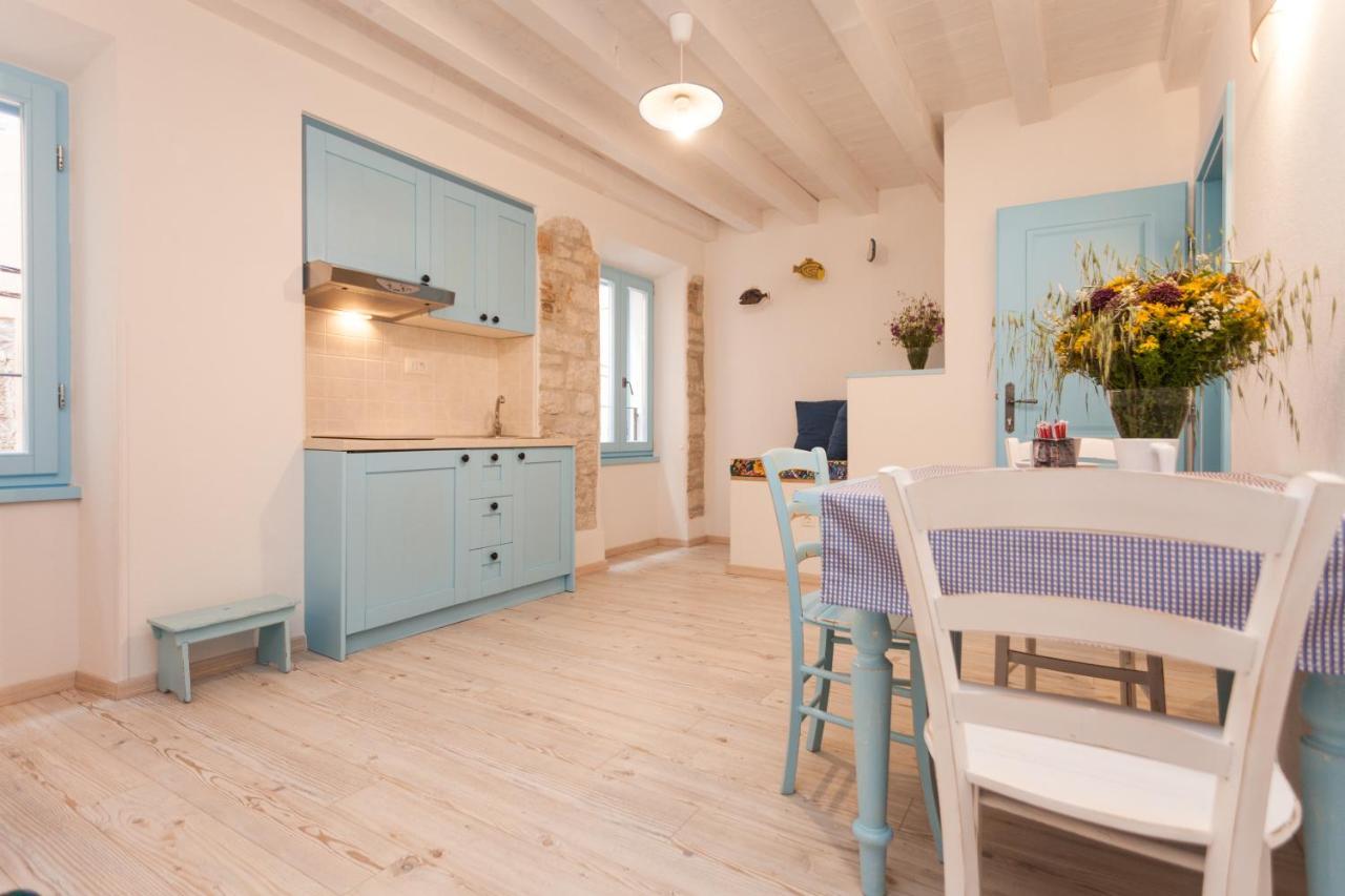 Apartments & Rooms La Casa Barbaro โรวีน ภายนอก รูปภาพ